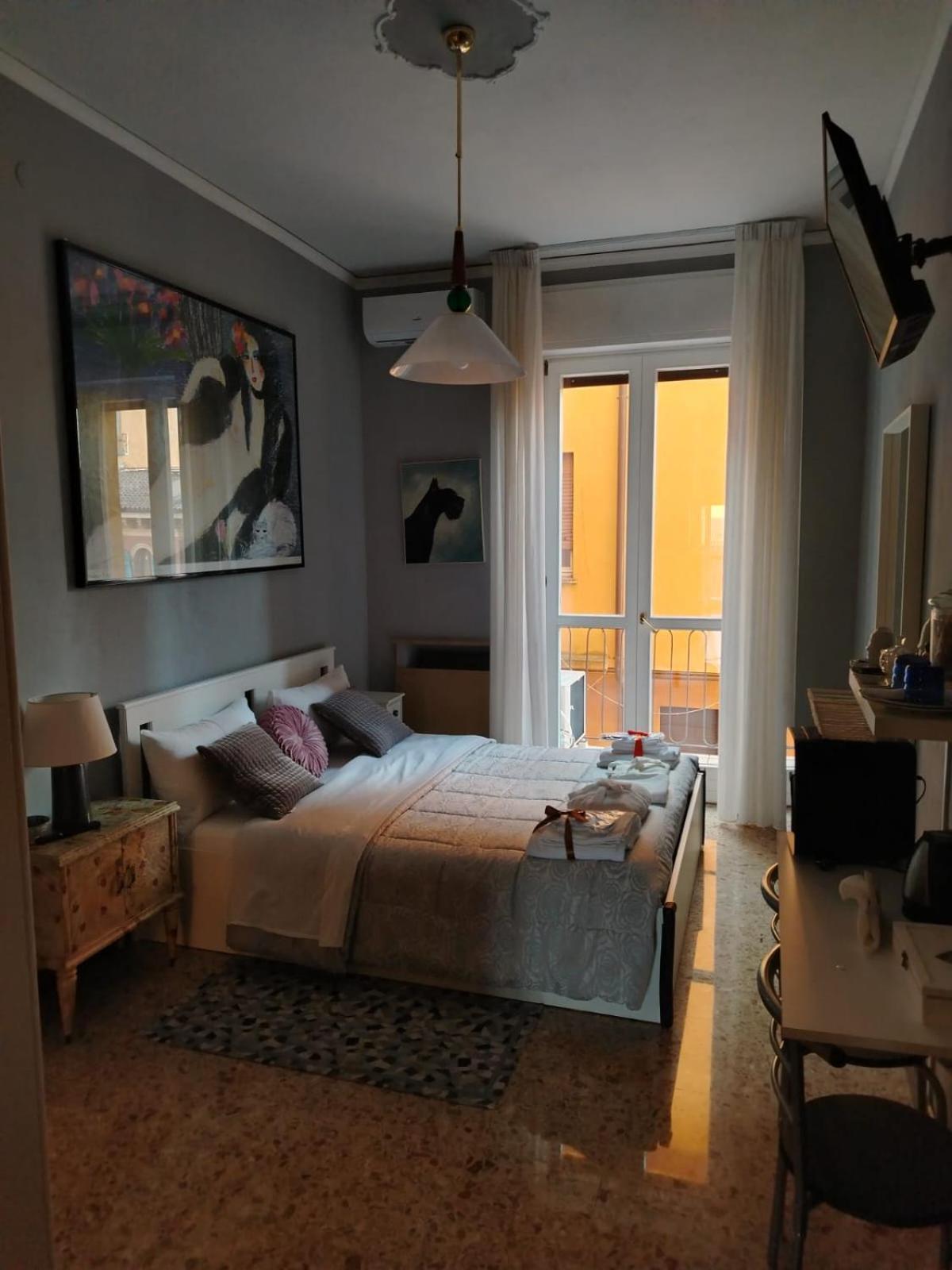 B&B Califano- 2 Leoni Верона Экстерьер фото