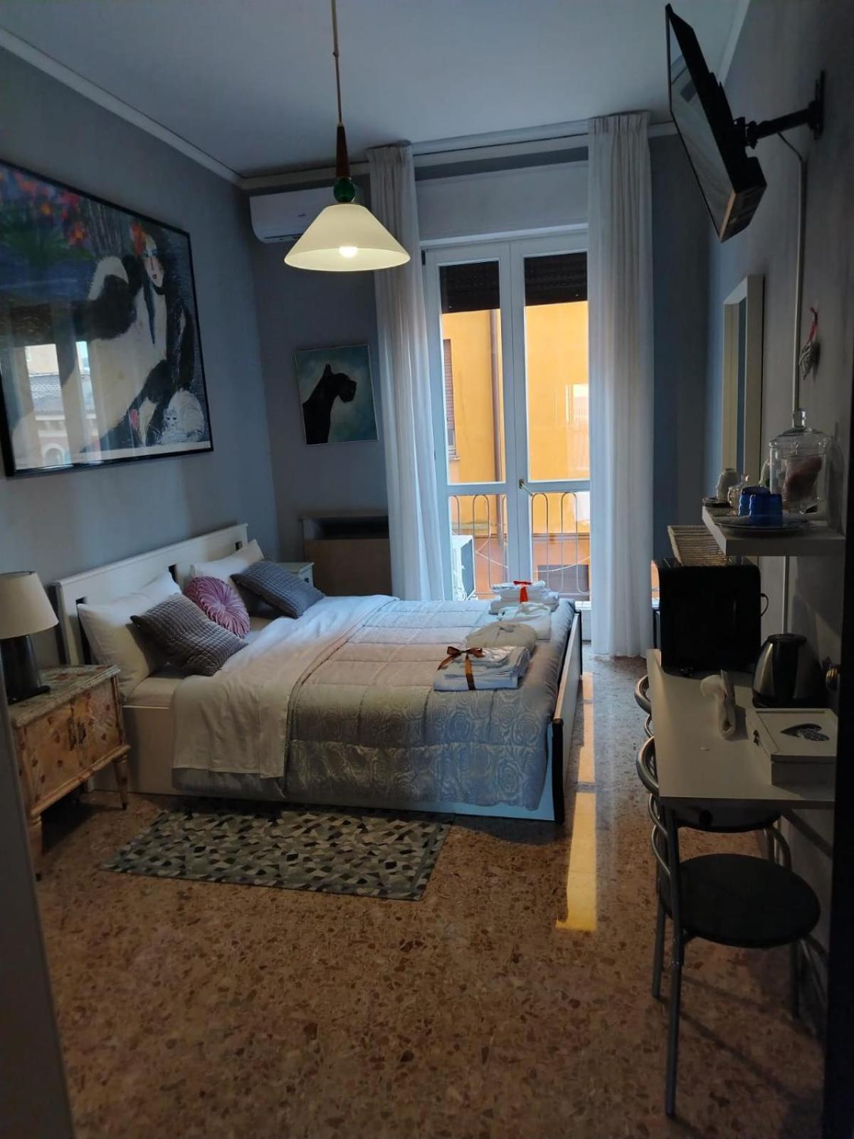 B&B Califano- 2 Leoni Верона Экстерьер фото