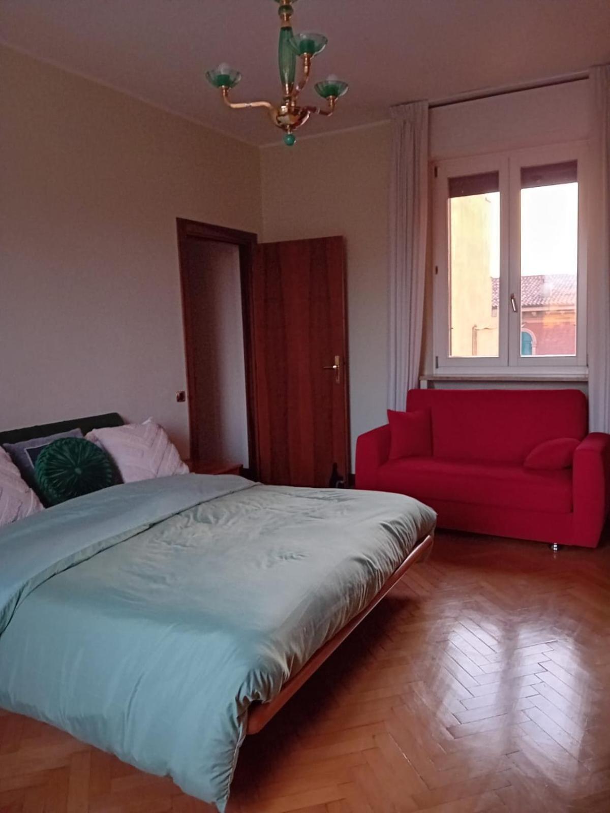B&B Califano- 2 Leoni Верона Экстерьер фото