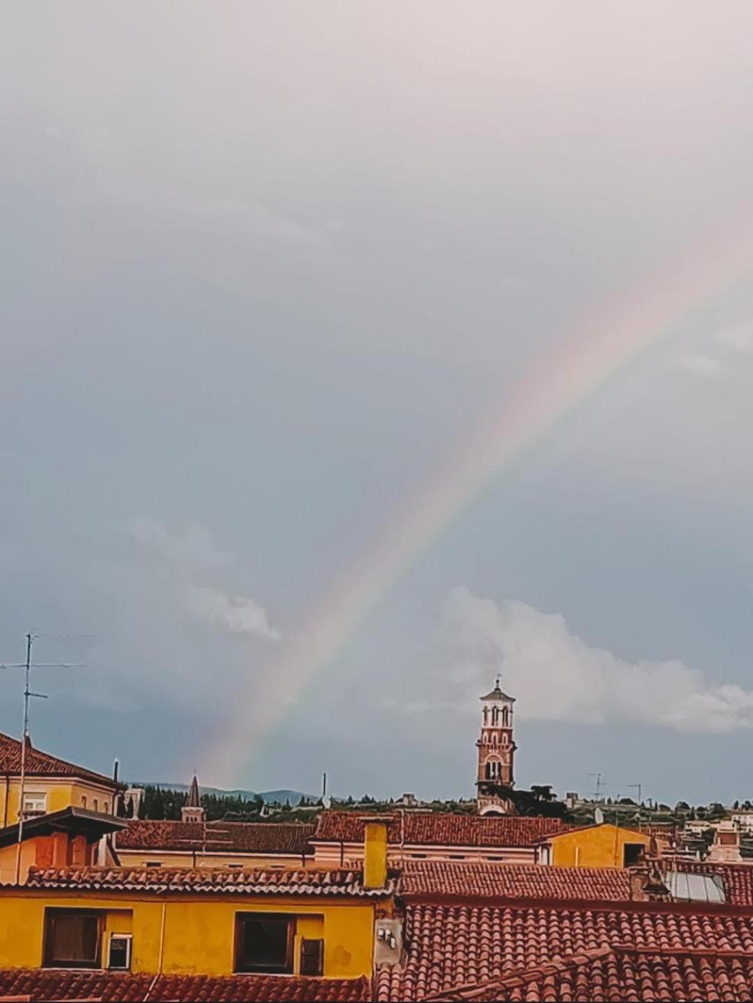 B&B Califano- 2 Leoni Верона Экстерьер фото
