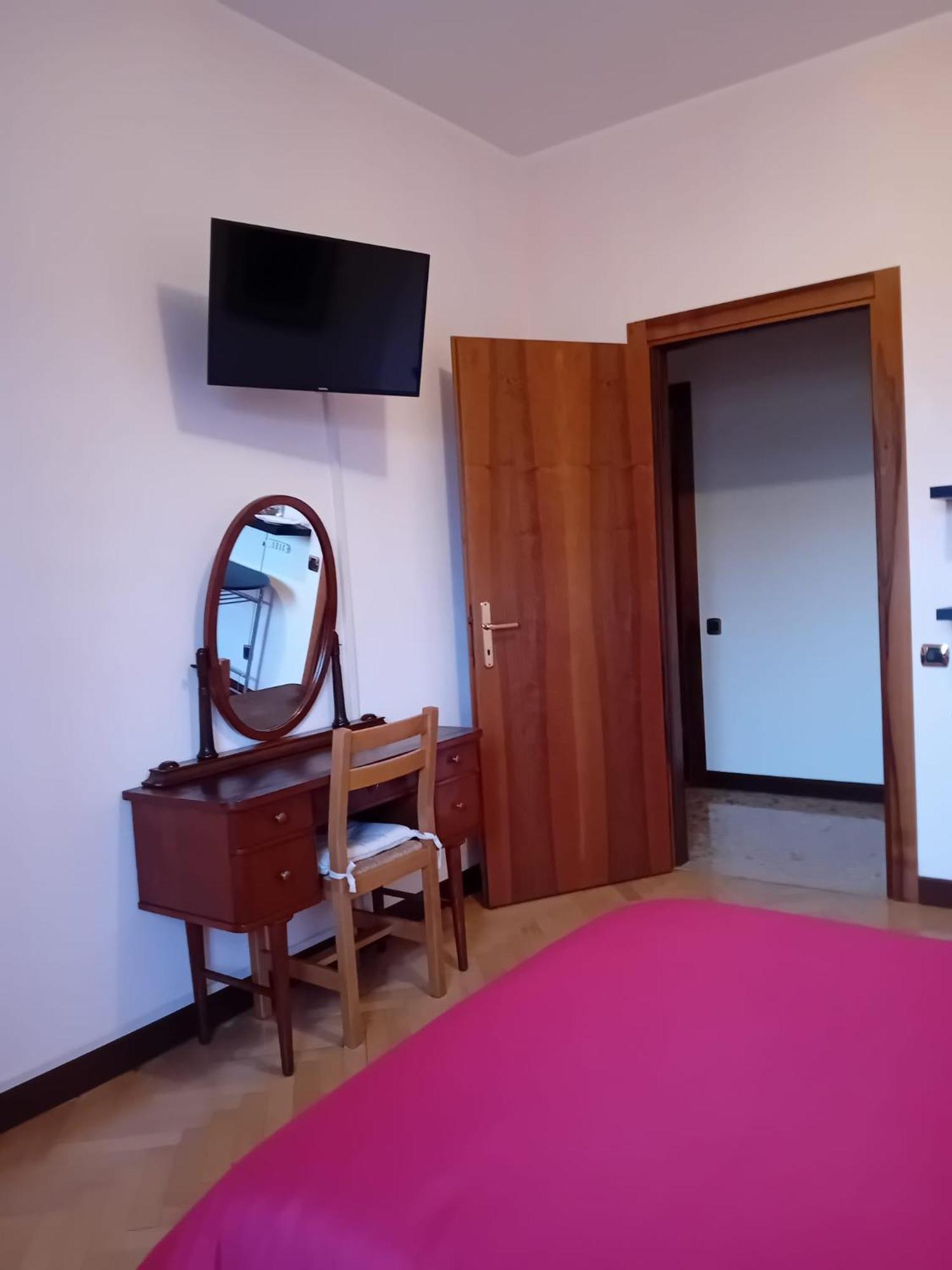 B&B Califano- 2 Leoni Верона Экстерьер фото